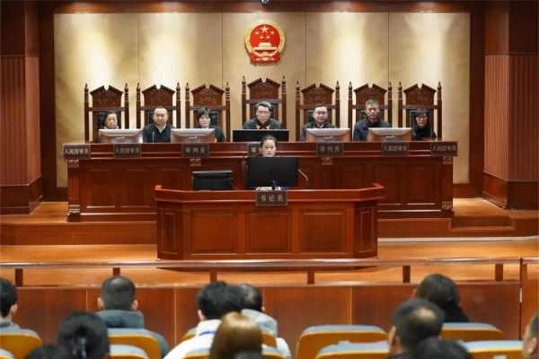 创盈配资 “开国少将被造谣成叛徒”案宣判：三名自媒体博主道歉、赔偿